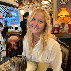 Meet your Posher, Emily